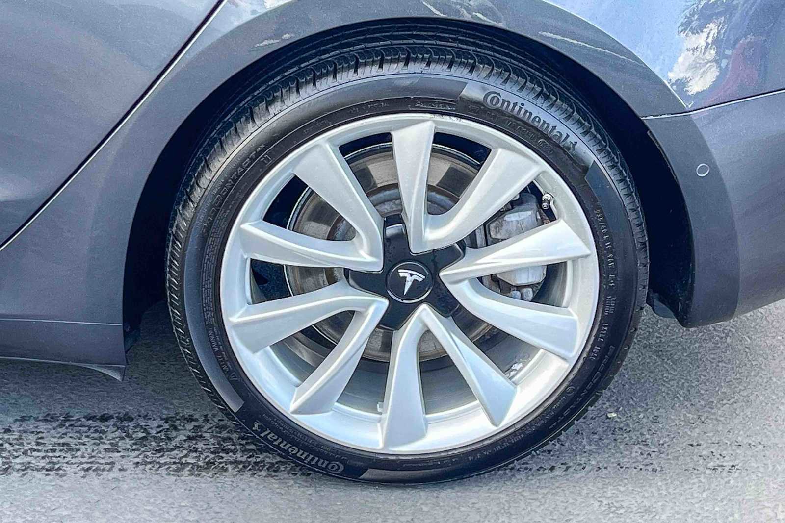 Used 2018 Tesla Model 3 Long Range image 10