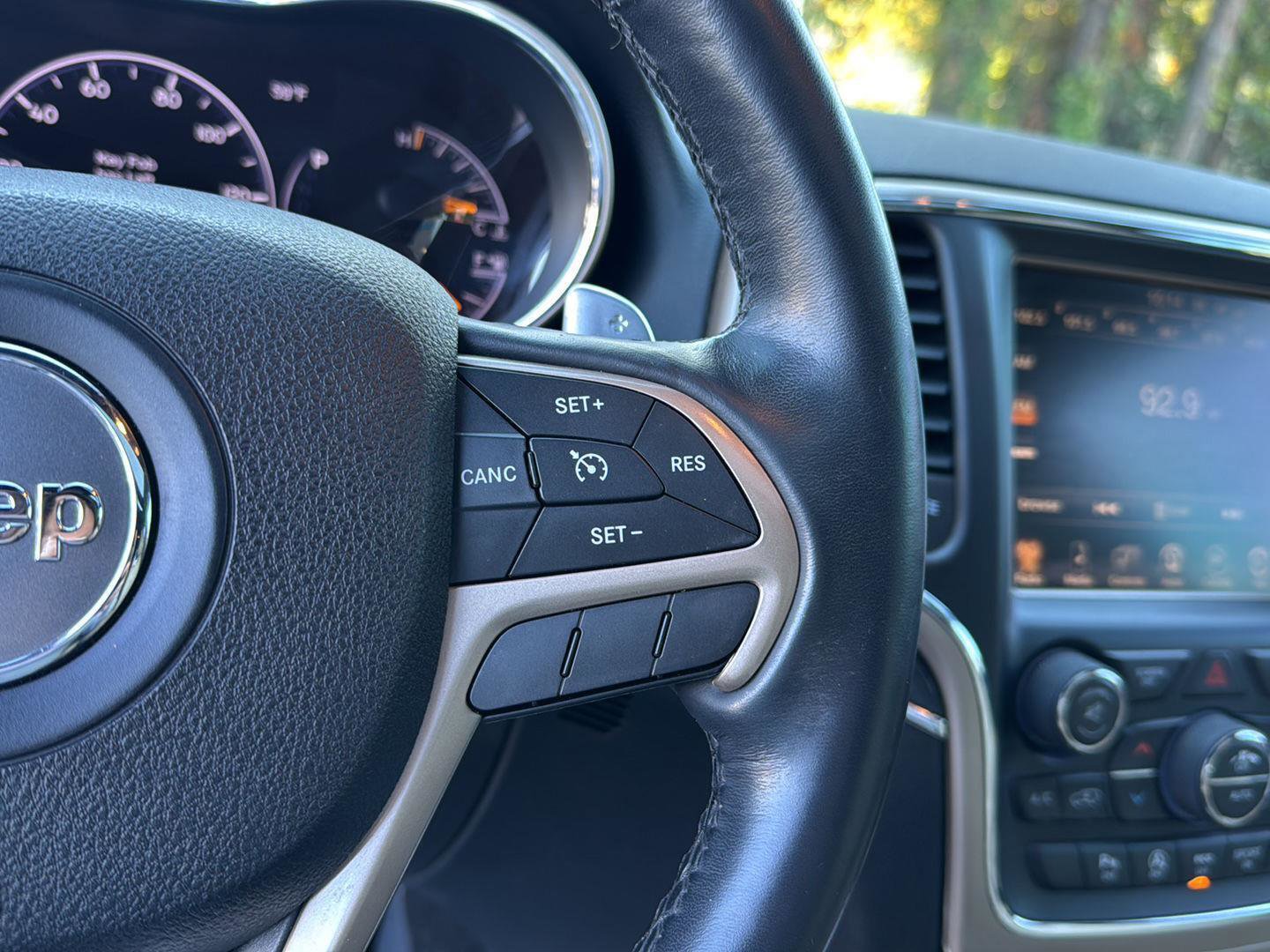 Used 2016 Jeep Grand Cherokee Limited 75th Anniversary image 19