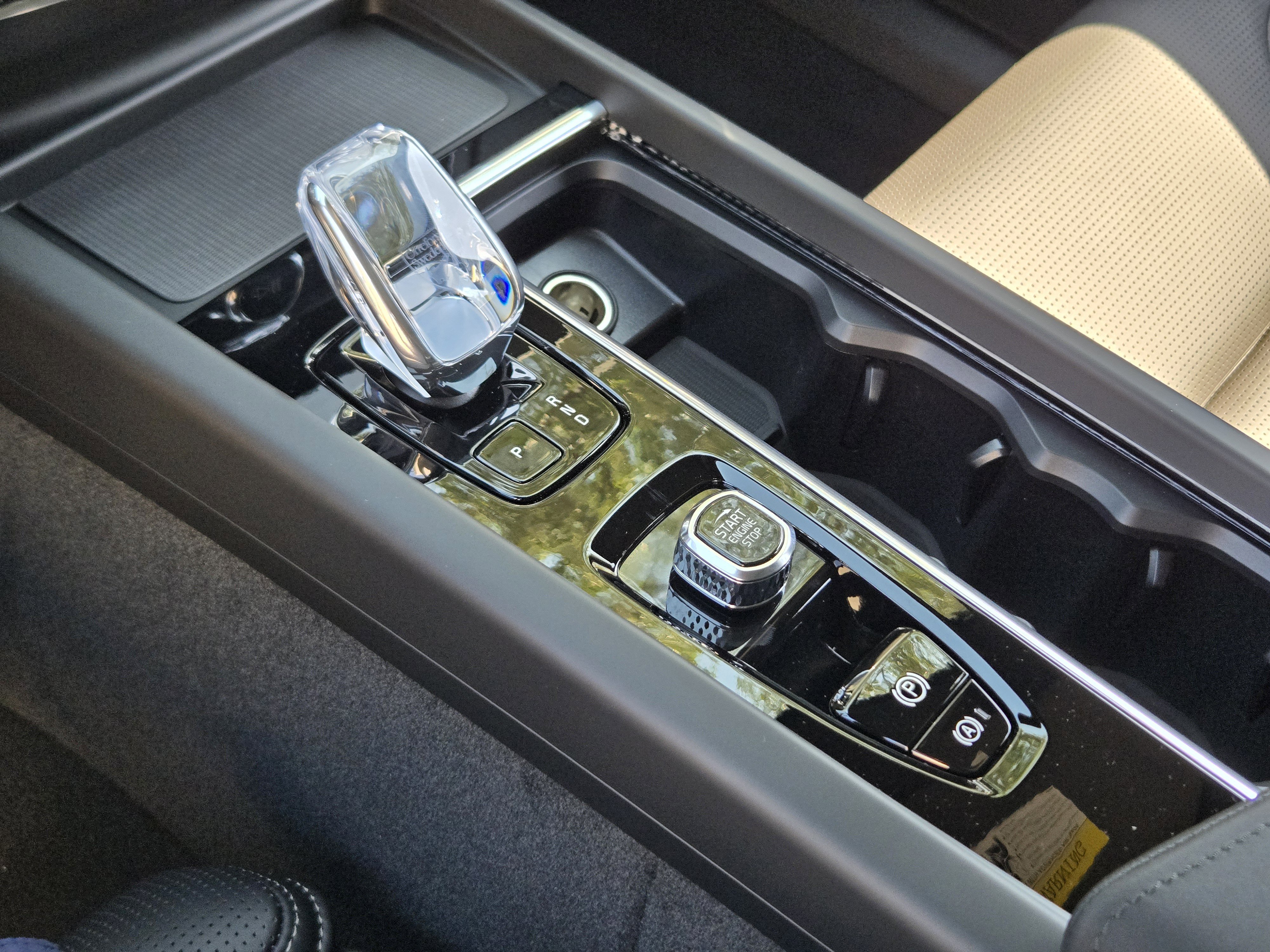 New 2026 Volvo XC60 T8 Ultra w/ Protection Package Premier image 22