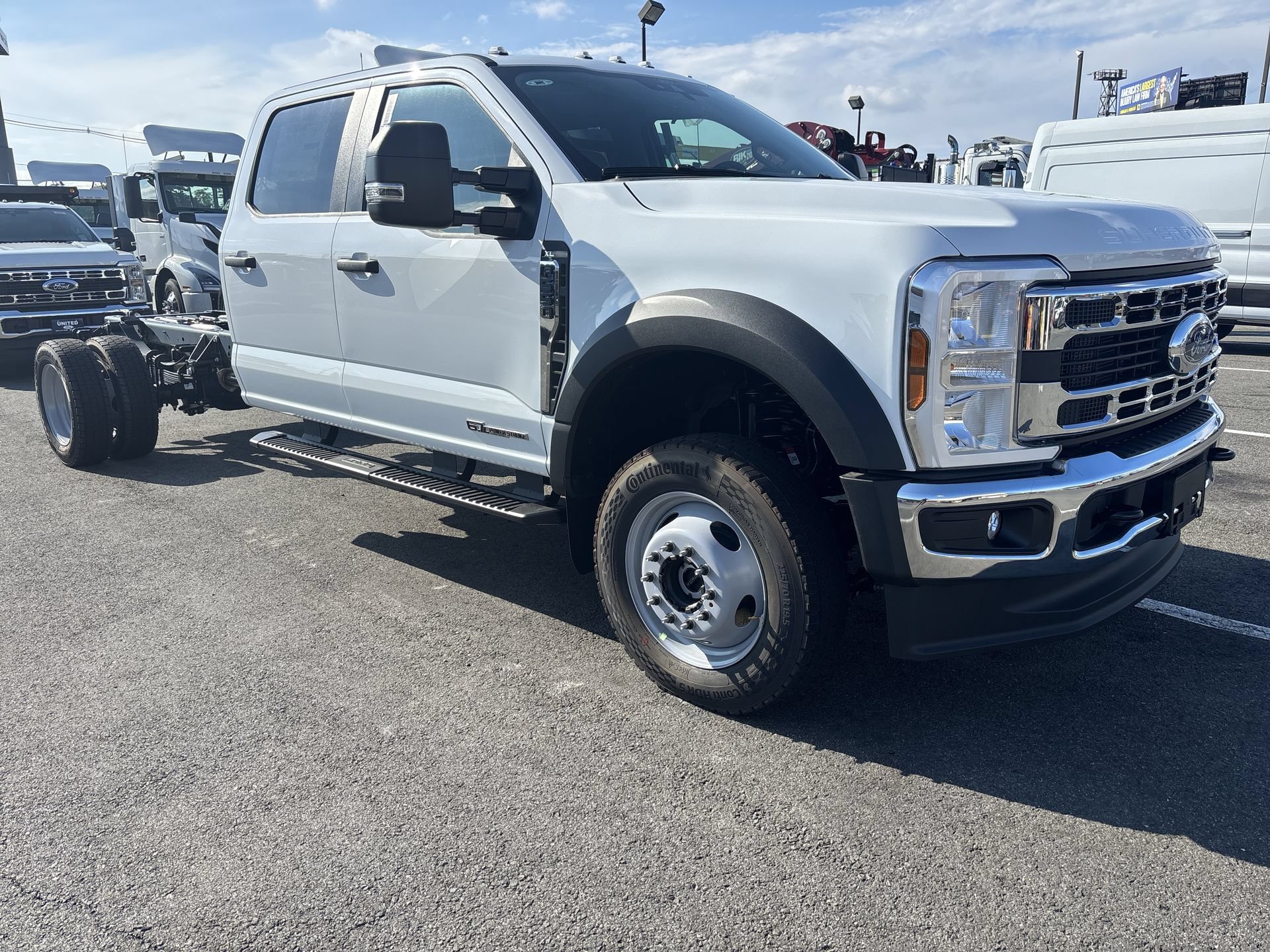 New 2026 Ford F550 4x4 Crew Cab image 16