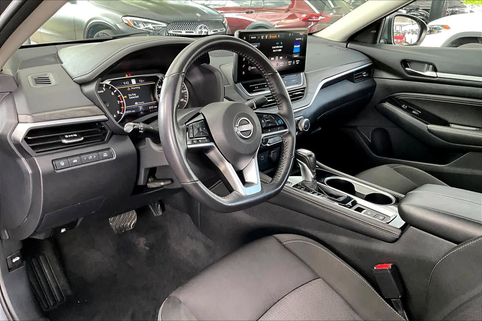 Used 2023 Nissan Altima 2.5 SV w/ SV Premium Package image 18