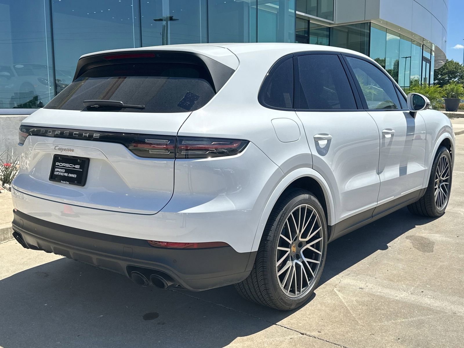 Certified 2022 Porsche Cayenne AWD/4WD image 7