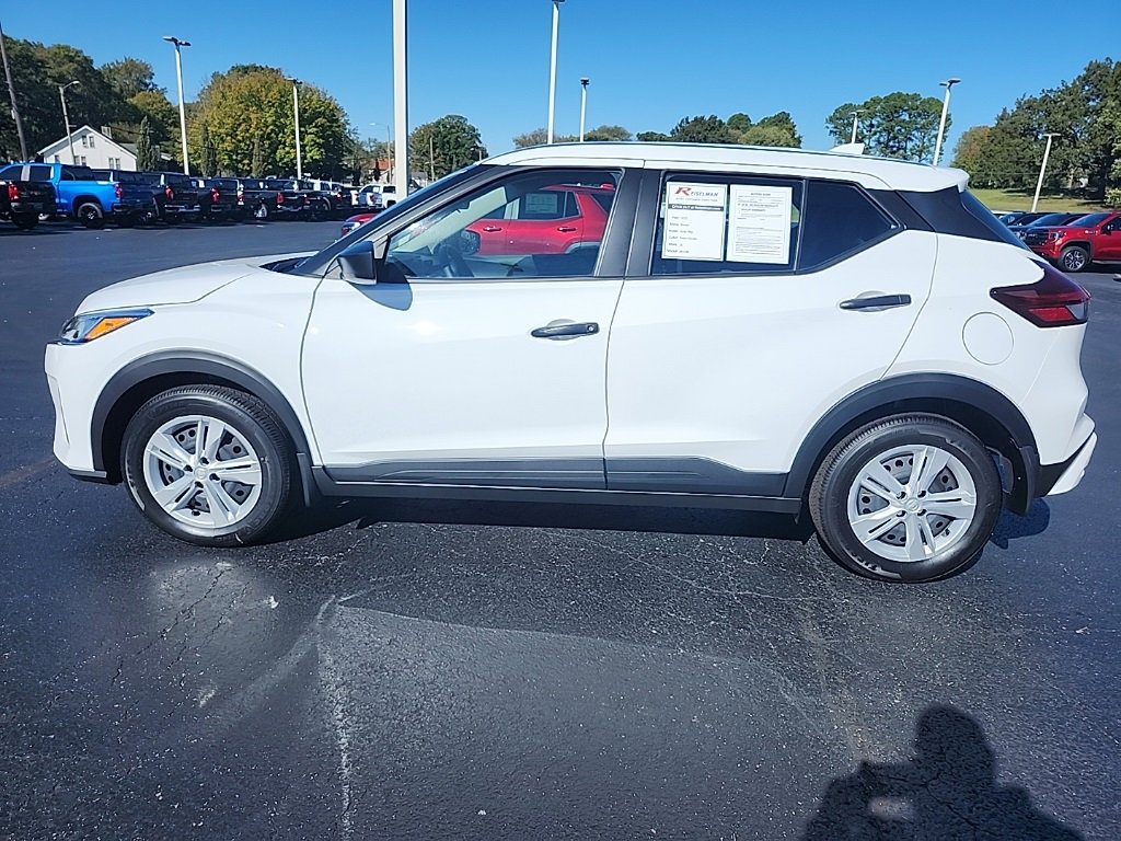 Used 2025 Nissan Kicks Play S image 6