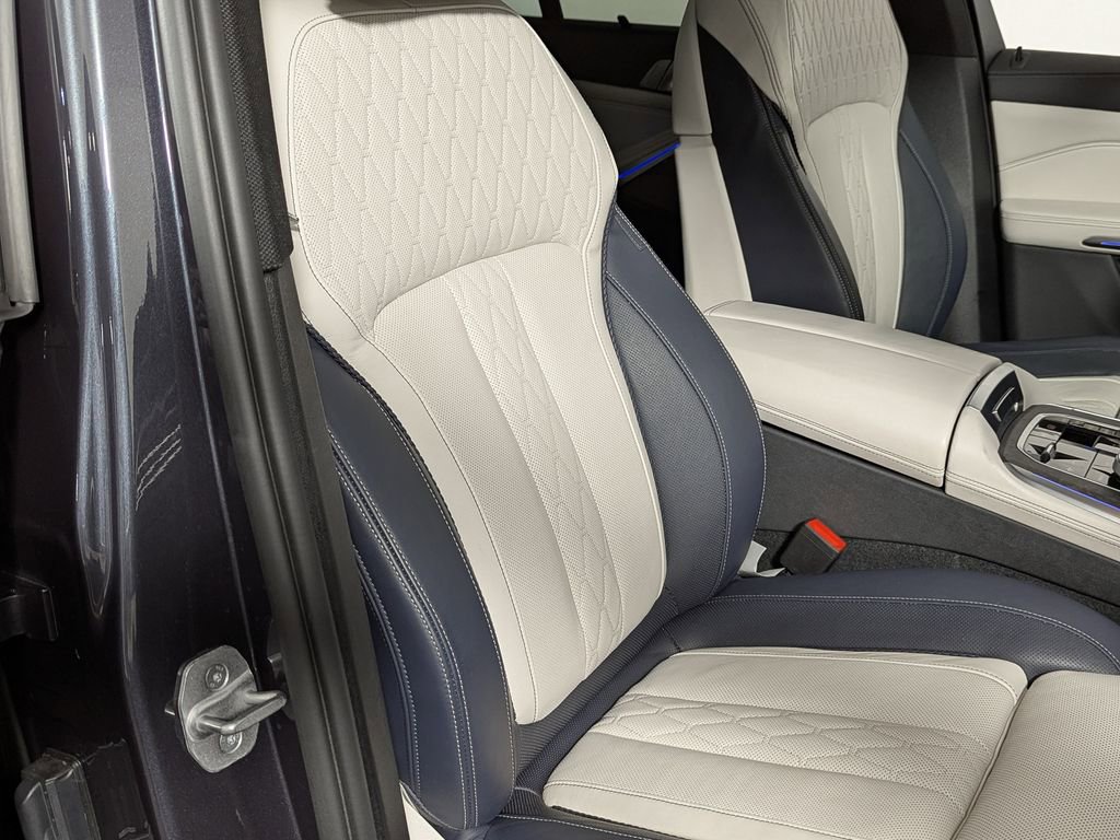 Used 2021 BMW X5 xDrive40i w/ M Sport Package image 27