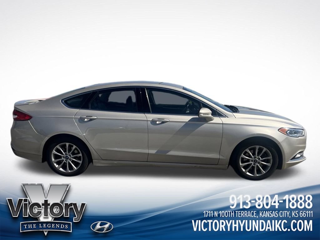 Used 2017 Ford Fusion Energi Titanium FWD image 4