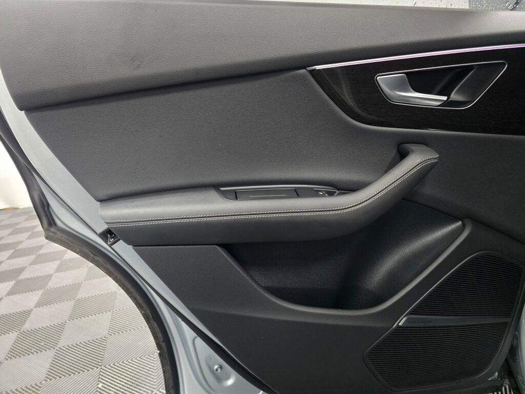 Used 2024 Audi Q8 Prestige w/ Prestige Package image 20