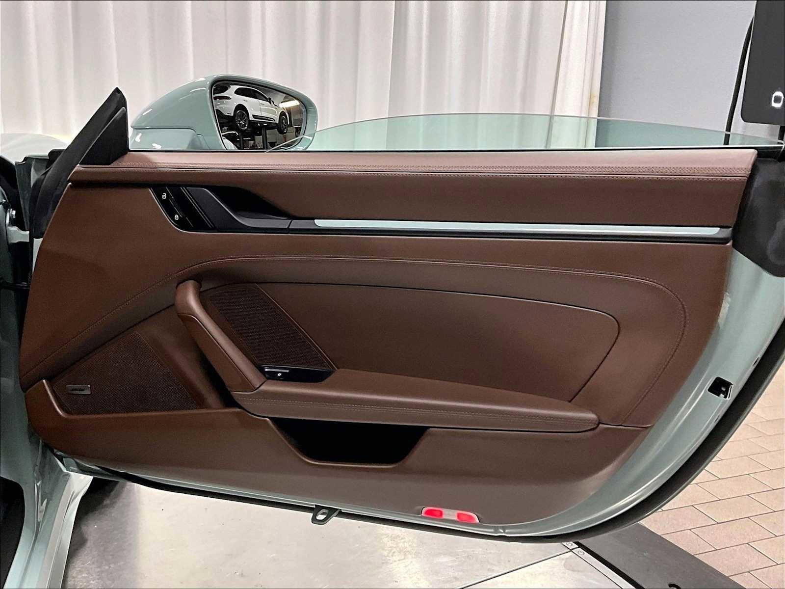 Used 2025 Porsche 911 Carrera image 28