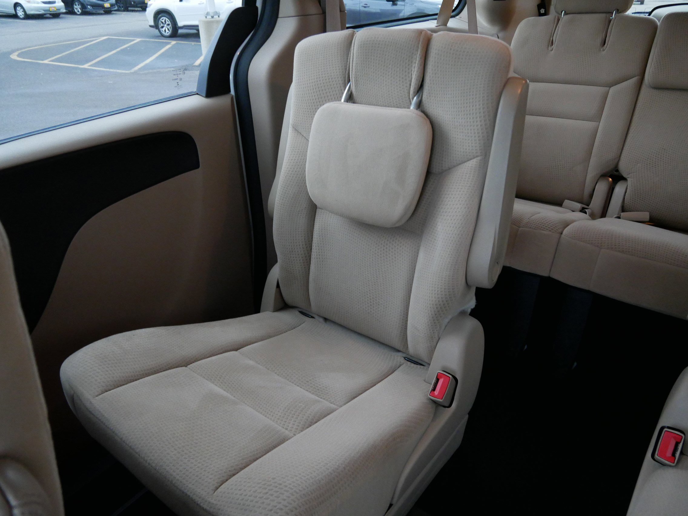 Used 2014 Dodge Grand Caravan SXT image 13