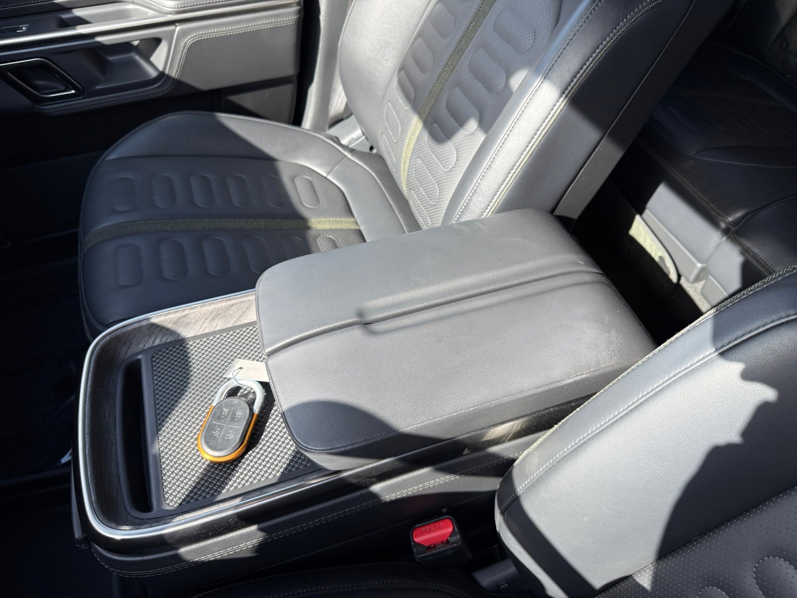 Used 2023 Rivian R1T Adventure image 14