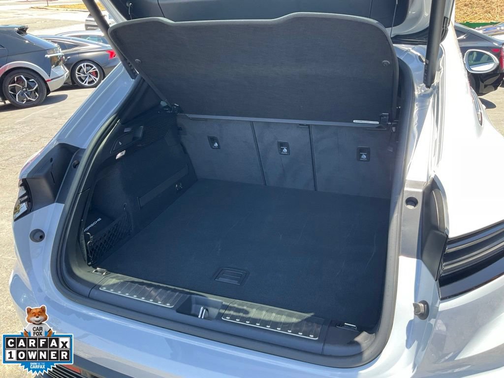 Used 2025 Porsche Macan 4S Electric AWD/4WD image 8