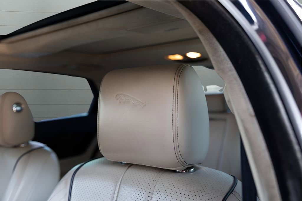 Used 2012 Jaguar XJ L RWD image 42