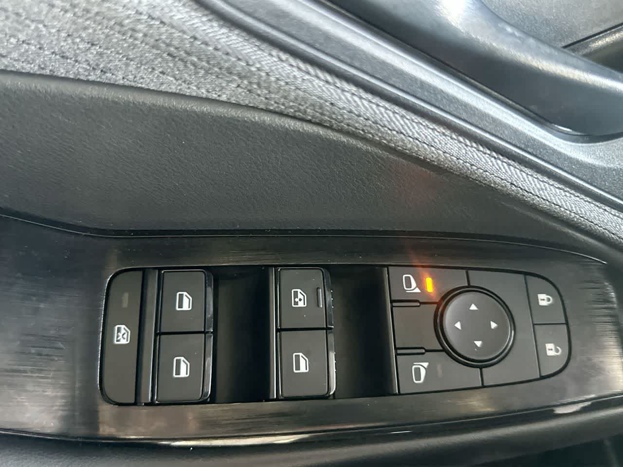 Used 2023 Nissan Rogue S FWD image 17