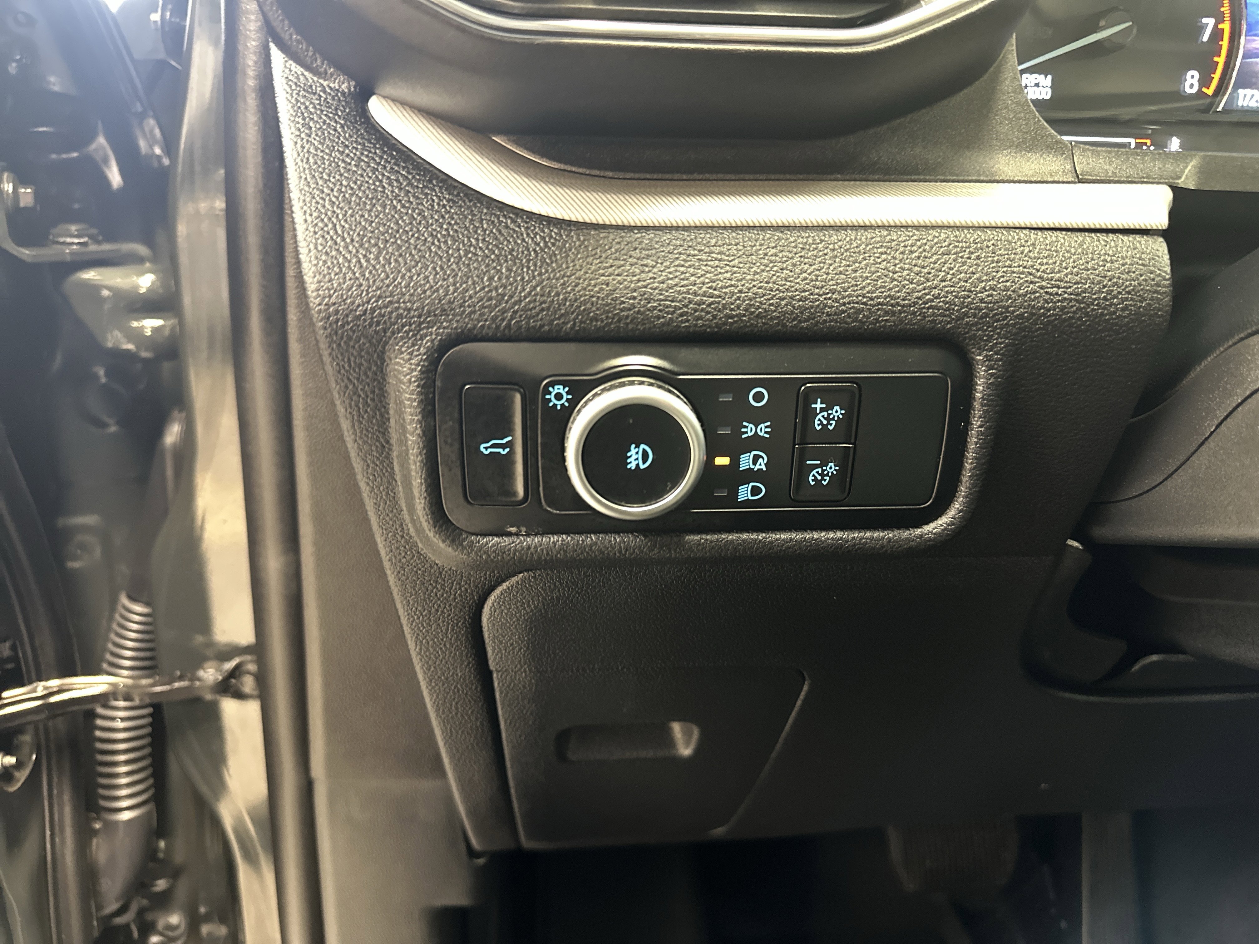 Used 2023 Ford Explorer XLT w/ Equipment Group 202A image 23