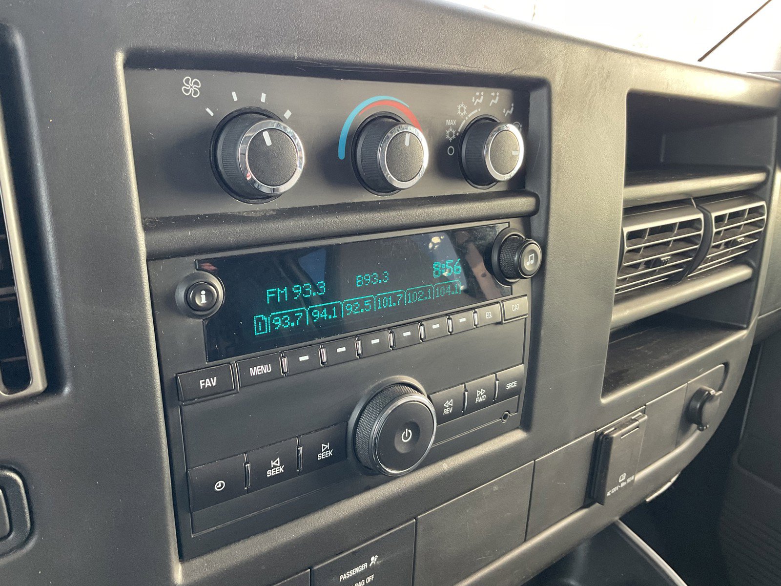 Used 2017 GMC Savana 2500 image 30