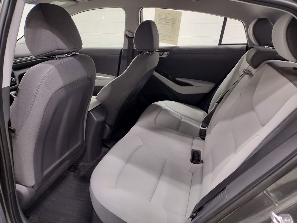Certified 2022 Hyundai Ioniq SE FWD image 23