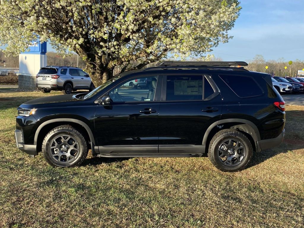 New 2026 Honda Pilot TrailSport image 2