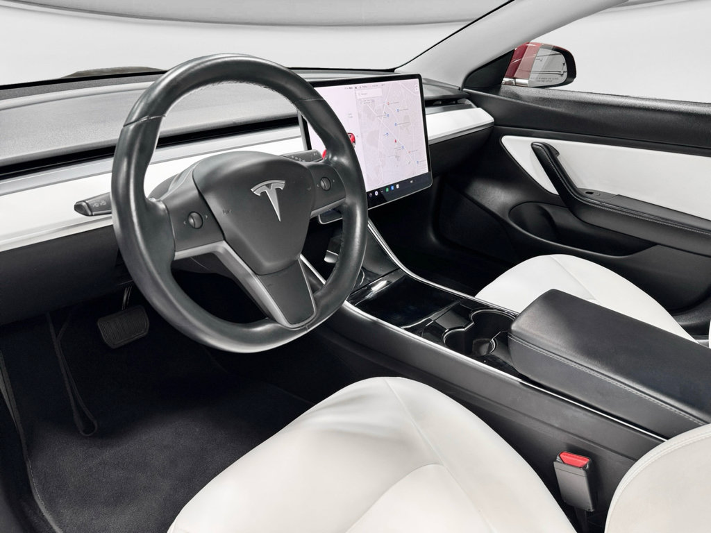 Used 2018 Tesla Model 3 Long Range image 16