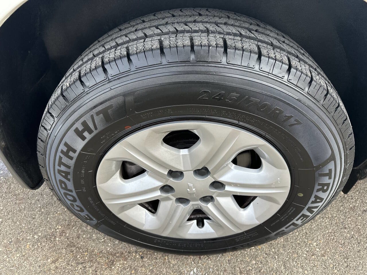 Used 2012 Chevrolet Traverse LS image 29