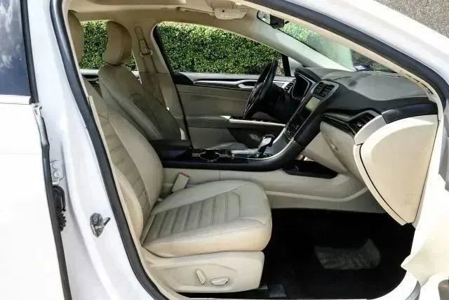 Used 2016 Ford Fusion SE w/ Equipment Group 502A image 39