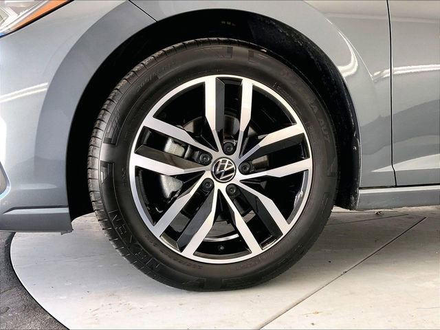 Used 2025 Volkswagen Jetta SE image 9