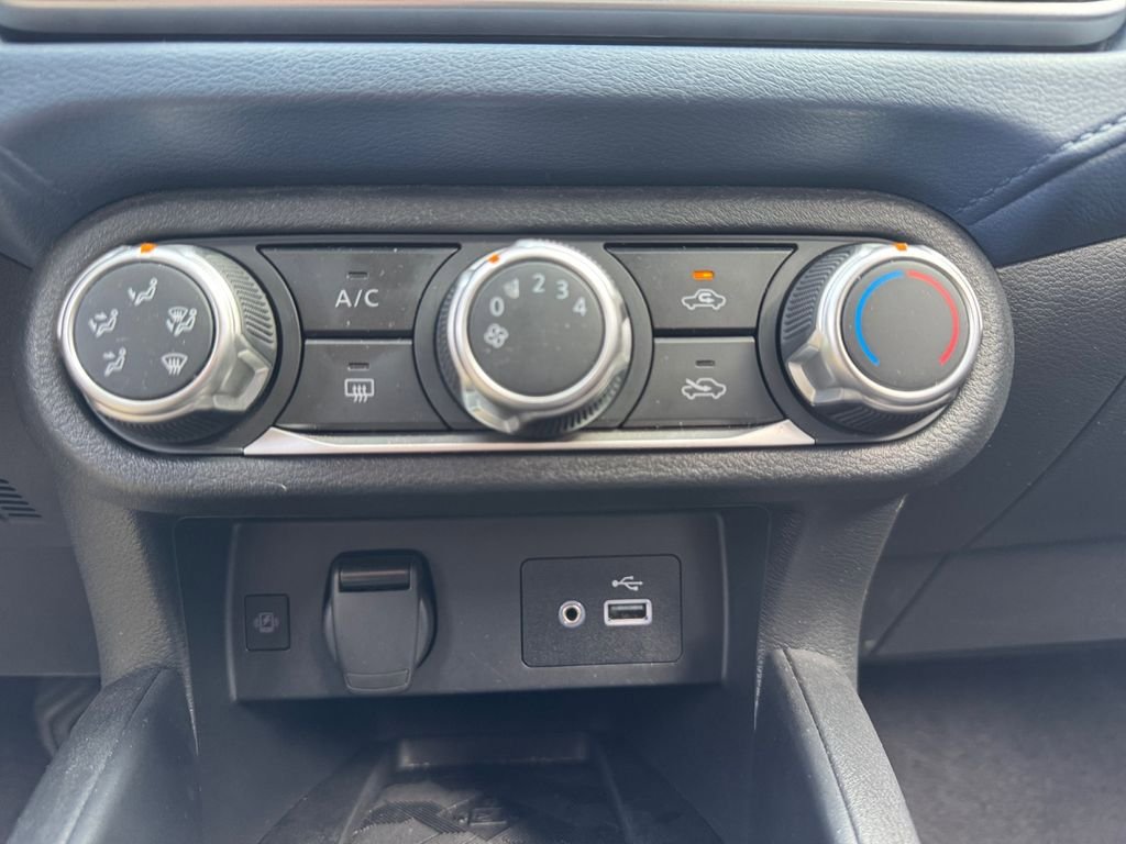 Used 2025 Nissan Versa SV w/ Trunk Package image 29