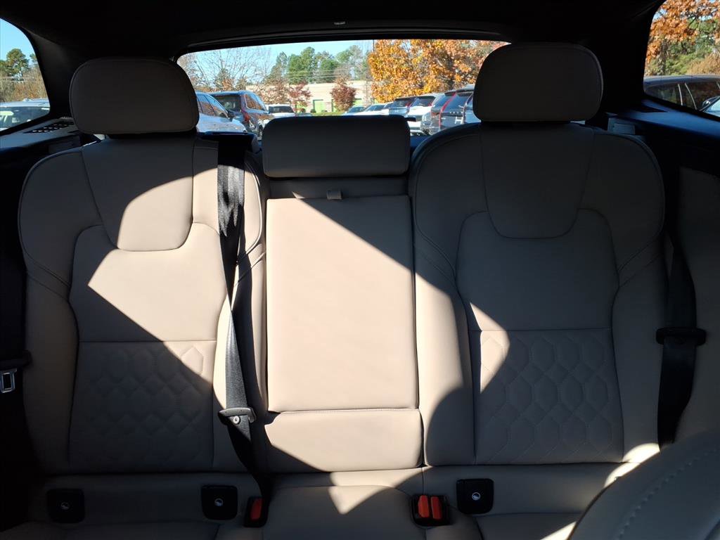 New 2026 Volvo XC60 B5 Plus w/ Protection Package Premier image 15
