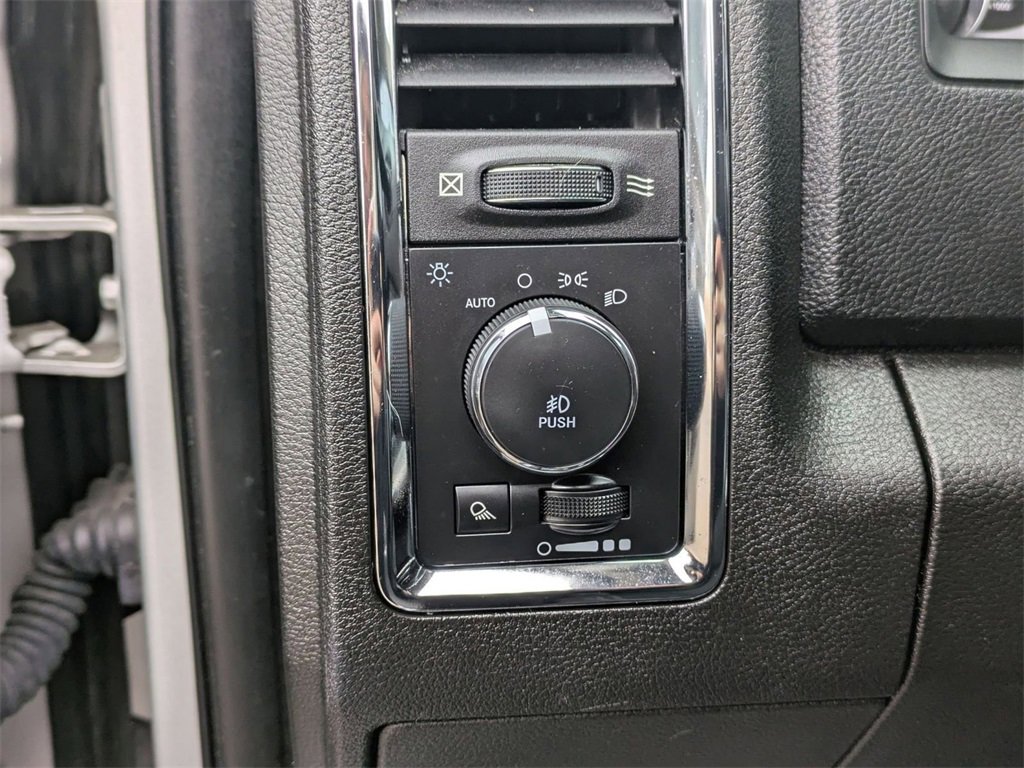 Used 2018 RAM 2500 Laramie w/ Convenience Group image 16