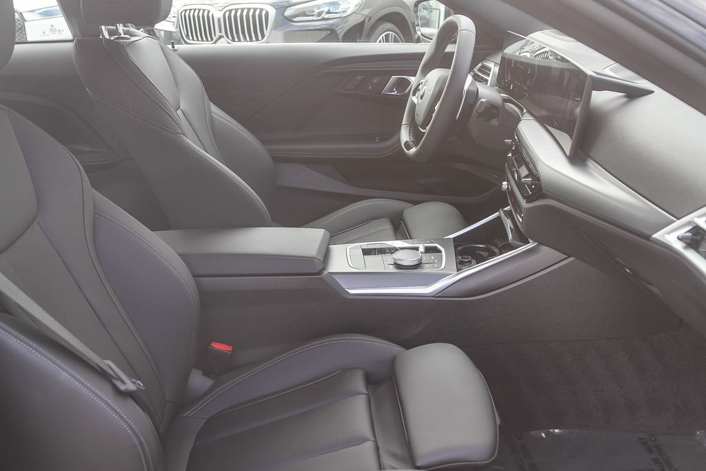 Used 2025 BMW 230i Coupe RWD image 9
