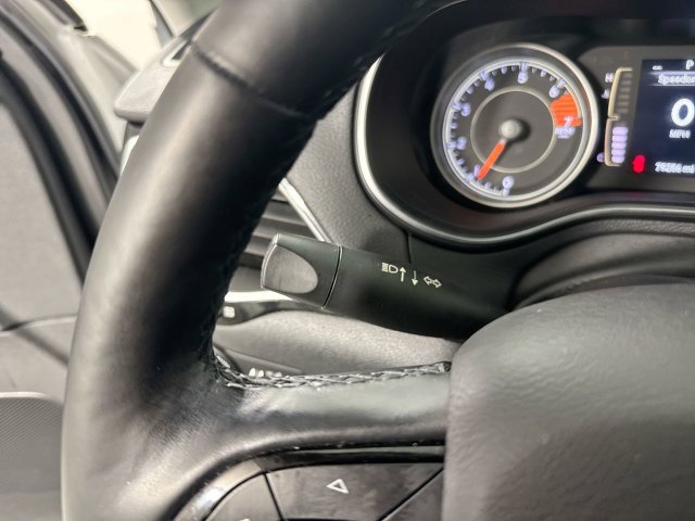 Used 2020 Jeep Cherokee Latitude Plus AWD/4WD image 16