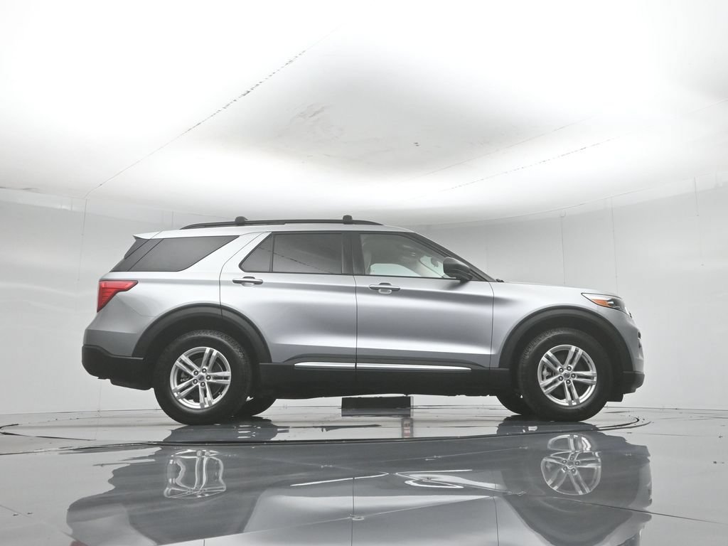 Certified 2021 Ford Explorer XLT w/ Equipment Group 202A AWD/4WD image 53