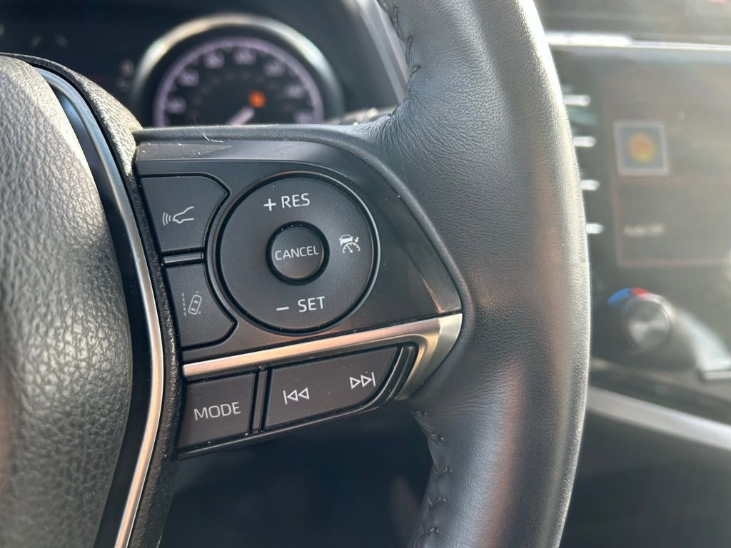 Used 2018 Toyota Camry XLE image 22