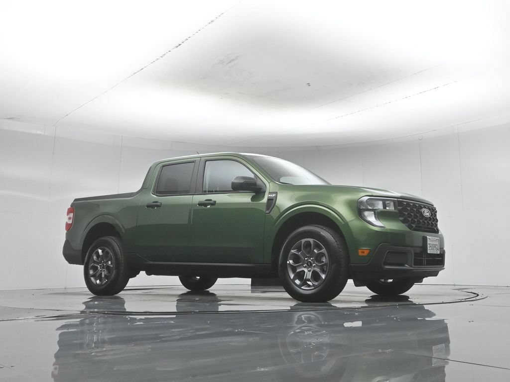 Used 2025 Ford Maverick XLT FWD image 4