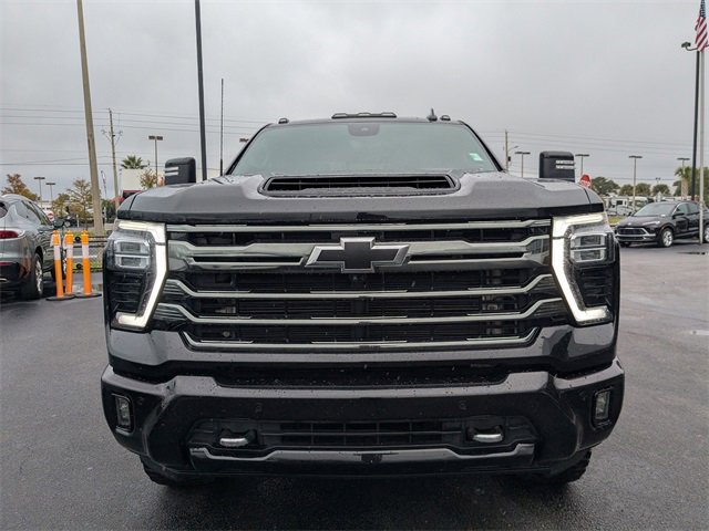 Used 2024 Chevrolet Silverado 2500 High Country w/ High Country Premium Package image 9