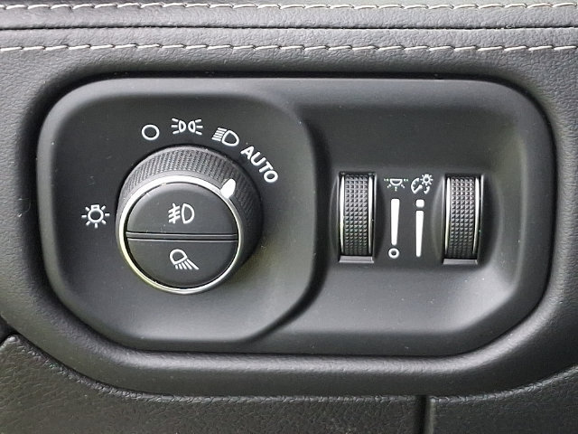 Used 2021 RAM 1500 Limited w/ Night Edition AWD/4WD image 9