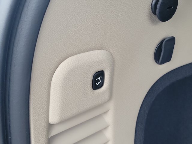Used 2020 Jeep Grand Cherokee Limited RWD image 13