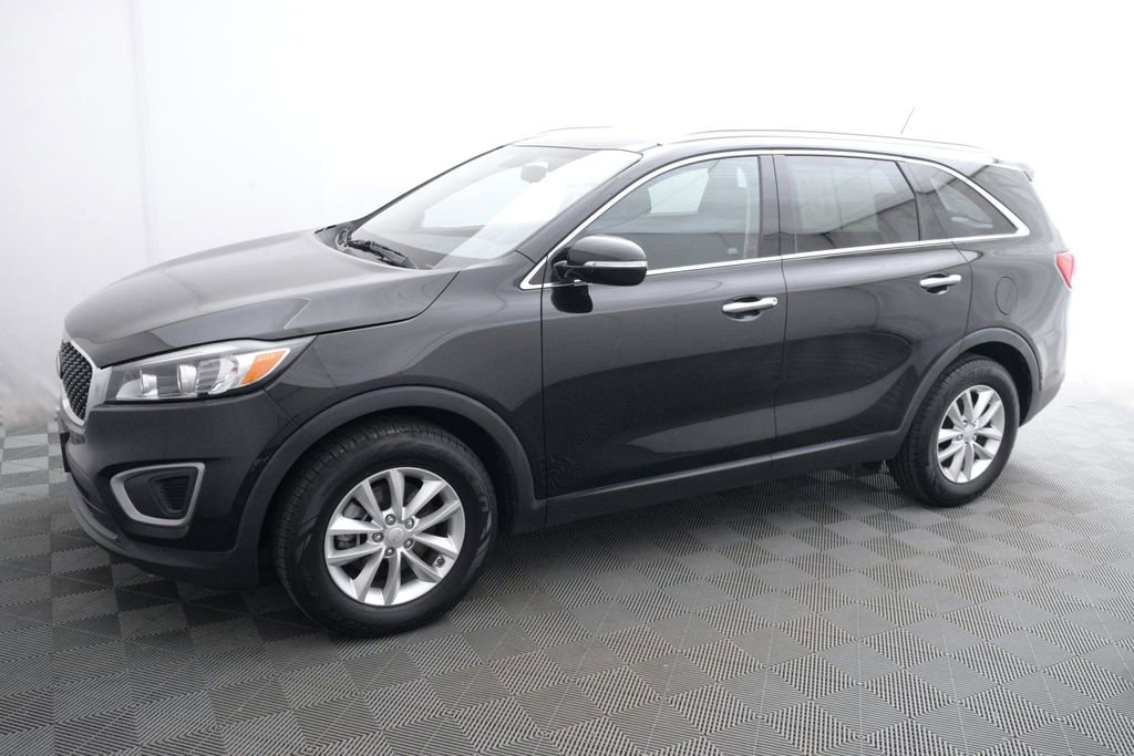 Used 2016 Kia Sorento LX image 8