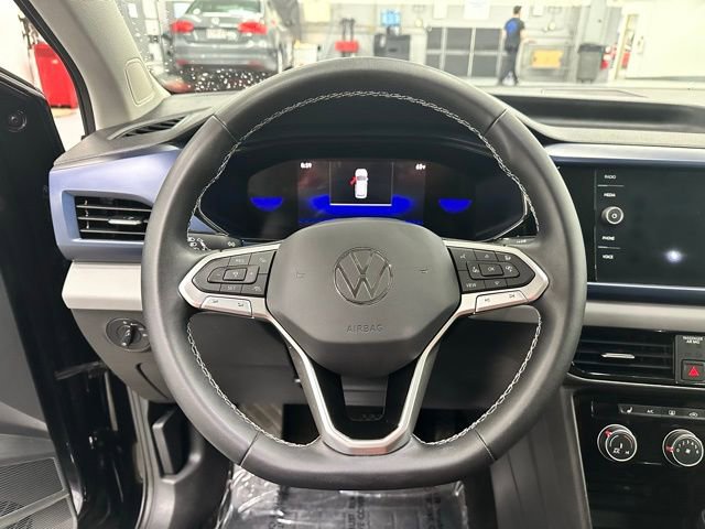 Certified 2023 Volkswagen Taos SE w/ Panoramic Sunroof Package image 5
