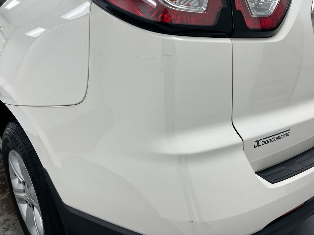 Used 2015 Chevrolet Traverse LS FWD image 31