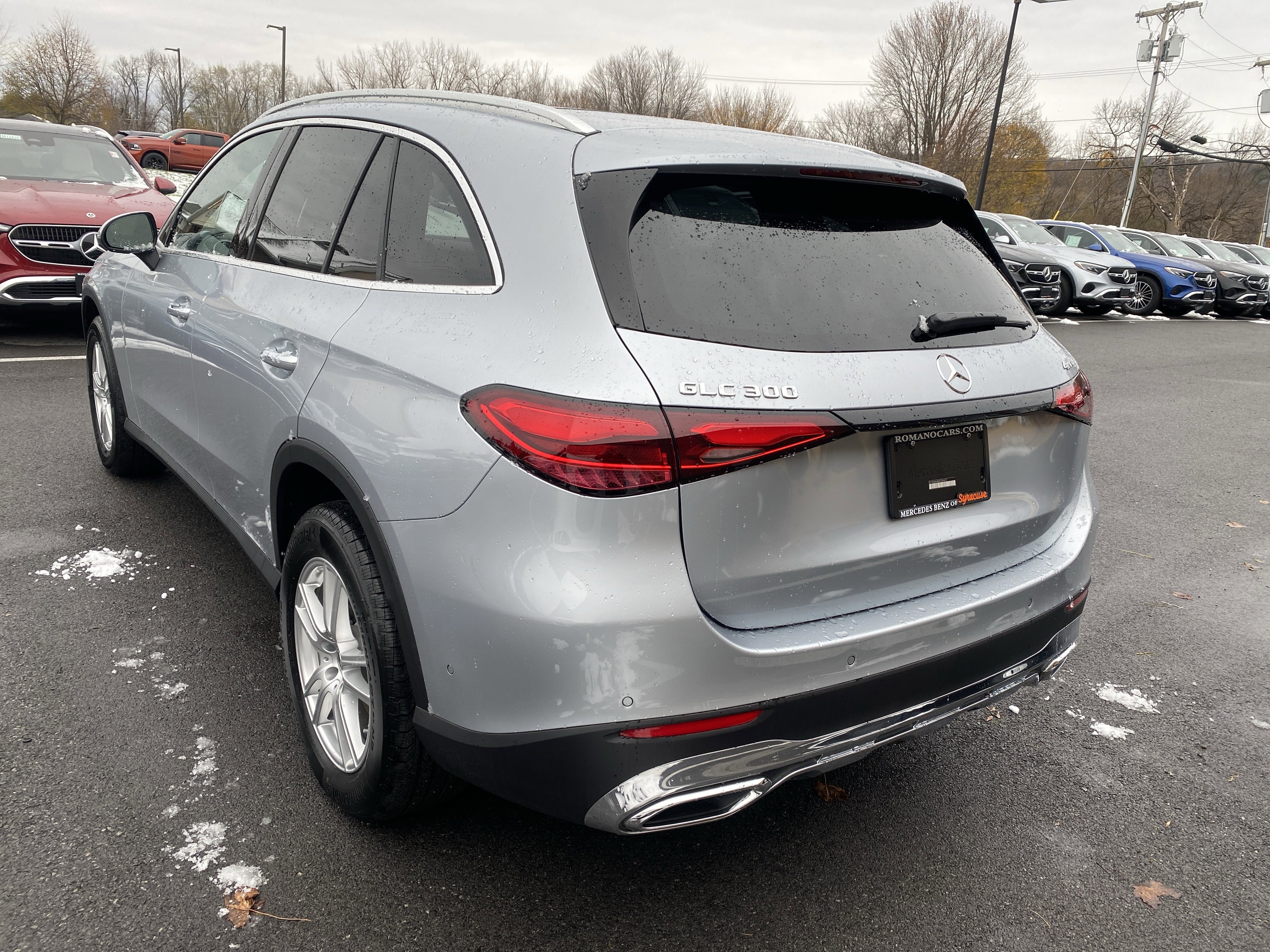 Used 2025 Mercedes-Benz GLC 300 4MATIC image 5