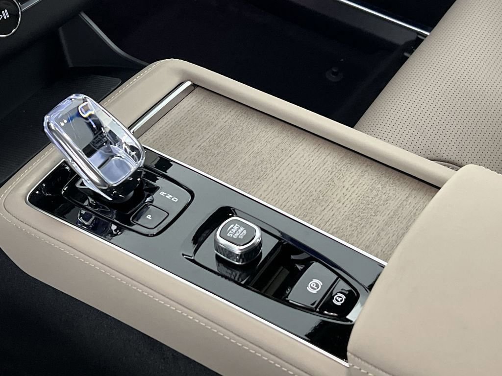 New 2026 Volvo XC90 T8 Ultra w/ Protection Package Premier image 19