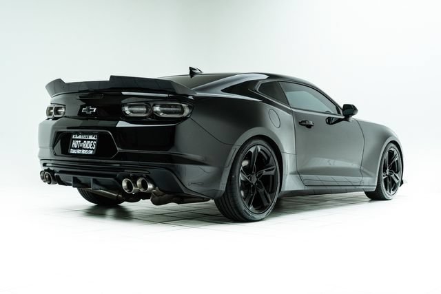 Used 2021 Chevrolet Camaro LT RWD image 12