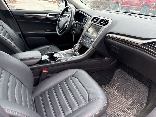 Used 2016 Ford Fusion SE w/ Equipment Group 202A image 9