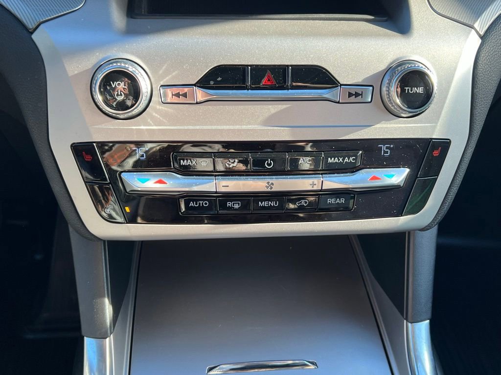 Used 2021 Ford Explorer XLT w/ Equipment Group 202A image 28