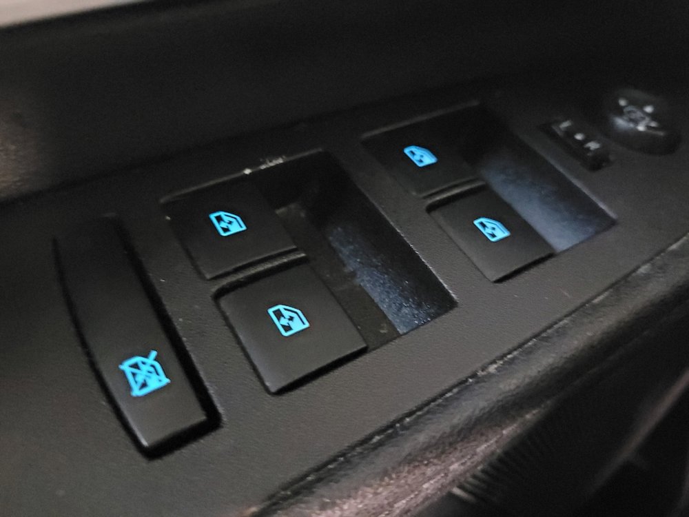 Used 2017 Chevrolet Equinox LT w/ Convenience Package image 27