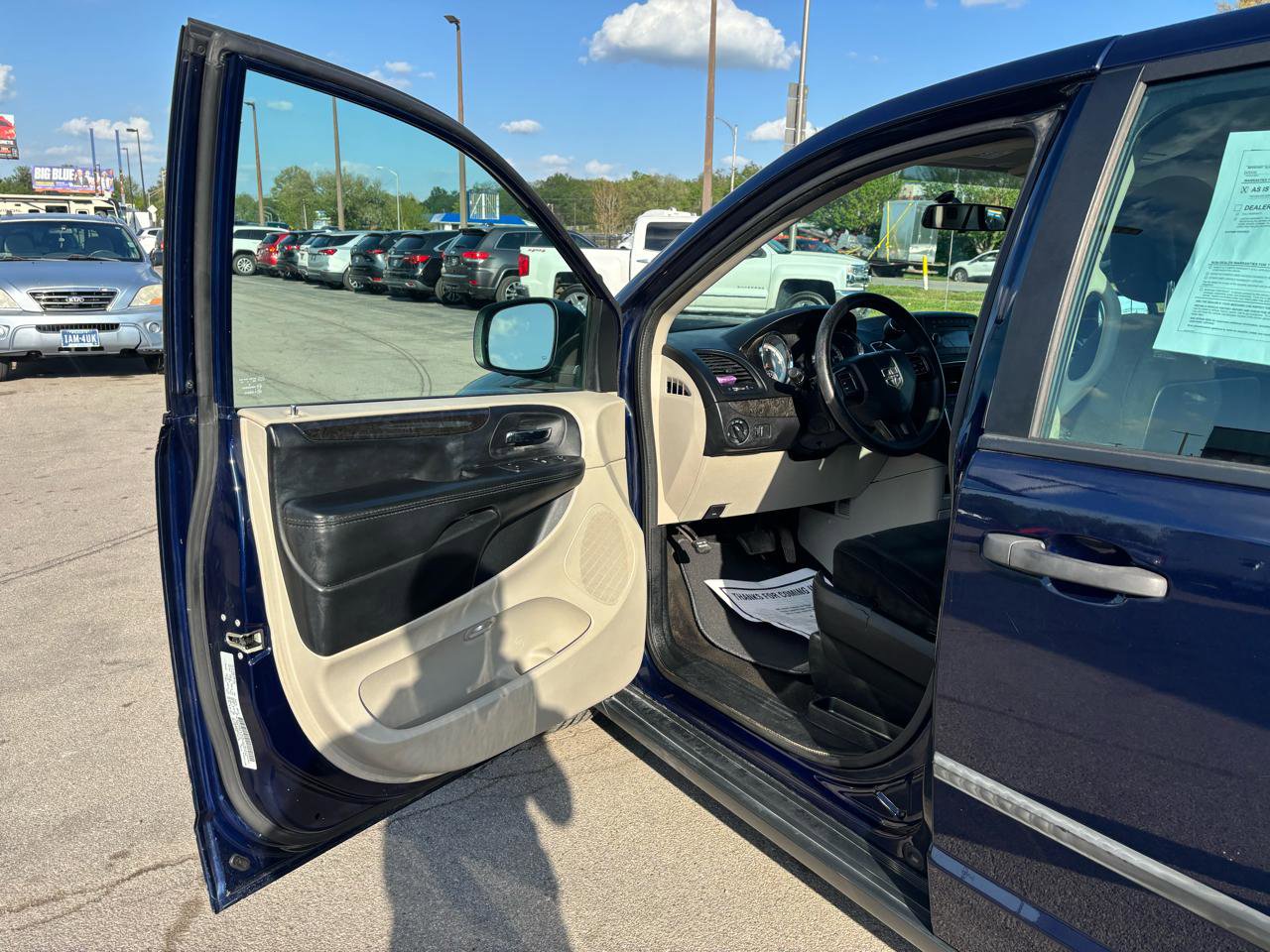 Used 2015 Dodge Grand Caravan American Value Package FWD image 17