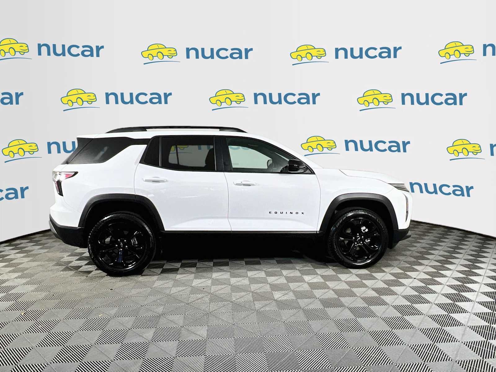 Used 2026 Chevrolet Equinox LT w/ Midnight Edition AWD/4WD image 8