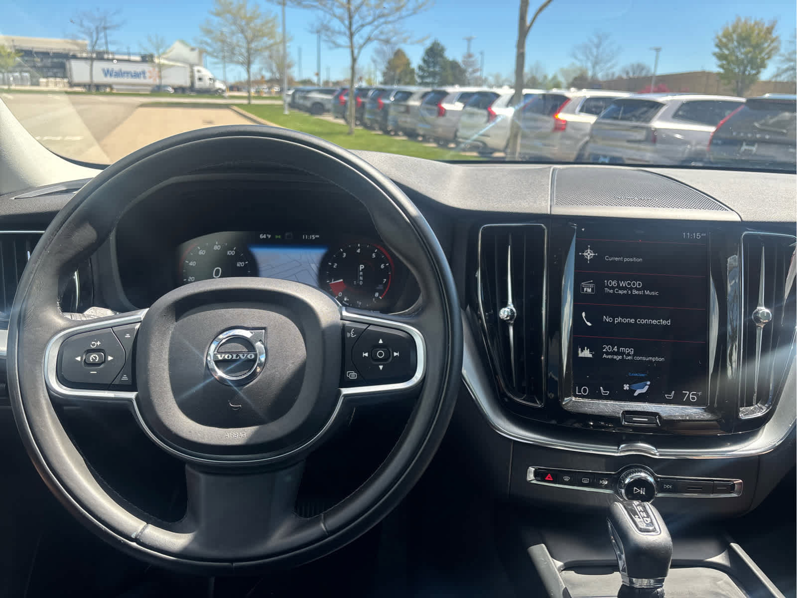Used 2019 Volvo XC60 T6 Momentum w/ Multimedia Package AWD/4WD image 13