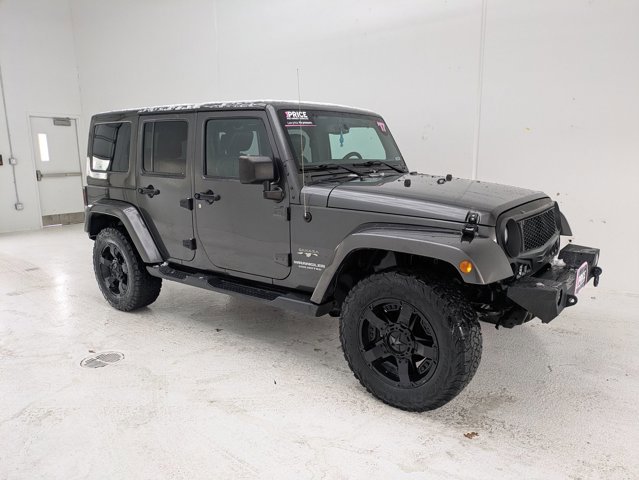 Used 2017 Jeep Wrangler Unlimited Sahara w/ Connectivity Group image 3