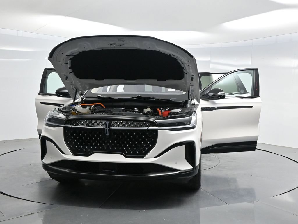 Used 2025 Lincoln Nautilus Reserve w/ Jet Appearance Package image 36