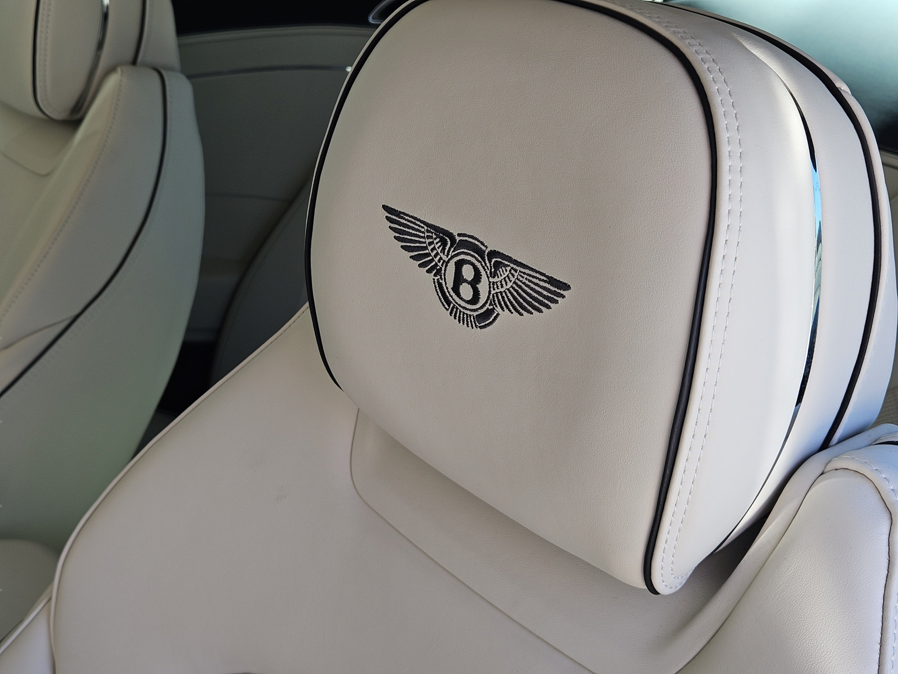 Used 2023 Bentley Continental GT V8 AWD/4WD image 13